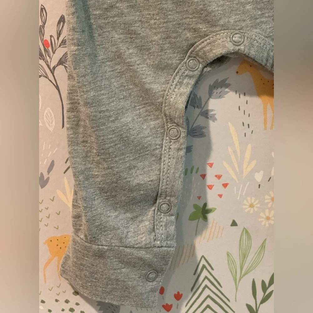 Disney Baby Mickey Mouse “It’s My Birthday” One Piece Romper Size 12 Months - Picture 7 of 9